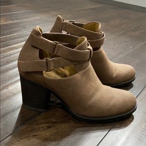 Naturalizer Booties